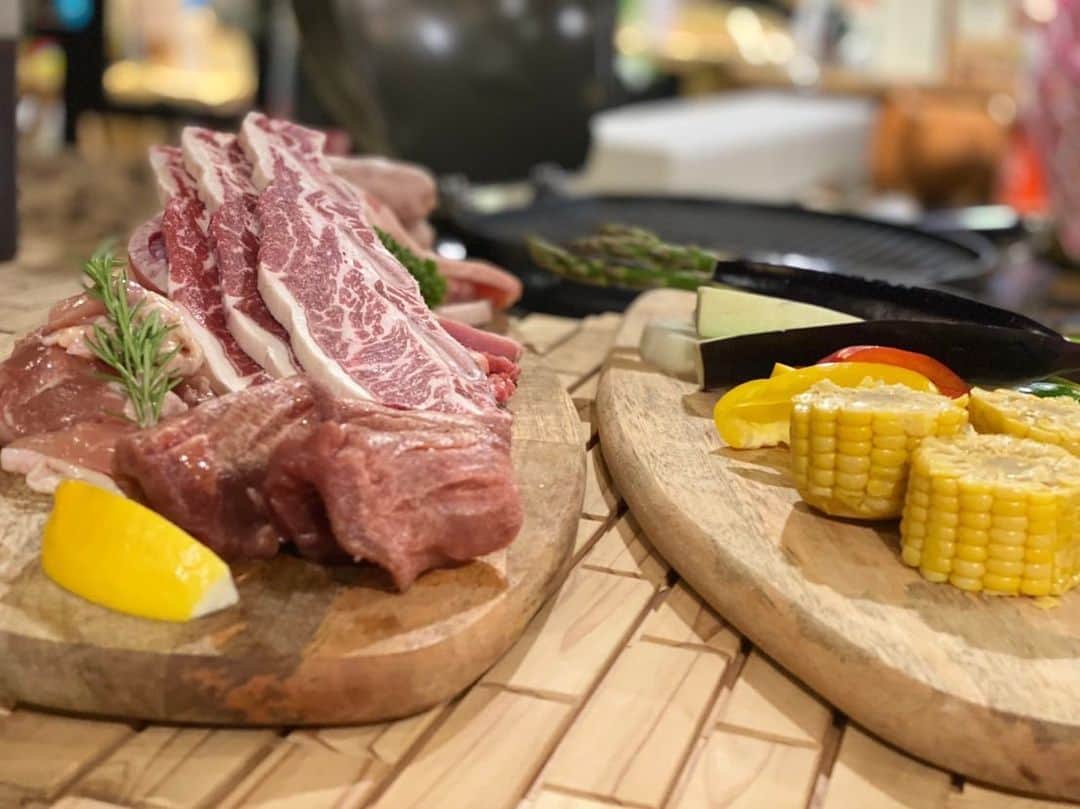 のインスタグラム：「突然のお肉テロ #もうすぐいい肉の日 #お肉テロ #室内グランピング #天満 #ニッカブロックパーク  #過去pic」