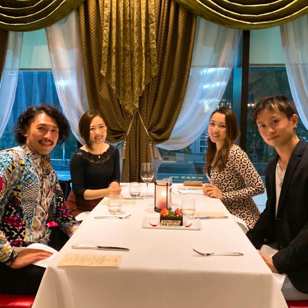 ありさ・あげまんクリエイターのインスタグラム：「㊗️改めて、みやびん・すなおさん、結婚おめでとうーーーーー😆❣️🎉  10月にお祝いした画像を、昨日の入籍放送まで暖めておりました😁  本当に幸せそうな2人を見ているとほっこり😍  末永くお幸せに❤️∞❤️∞❤️  #中居大輔と本田翼と夜な夜なラブ子さん  #夜なラブ #ラブ子さん #ラブ子仲間 #結婚祝い #1122の日」