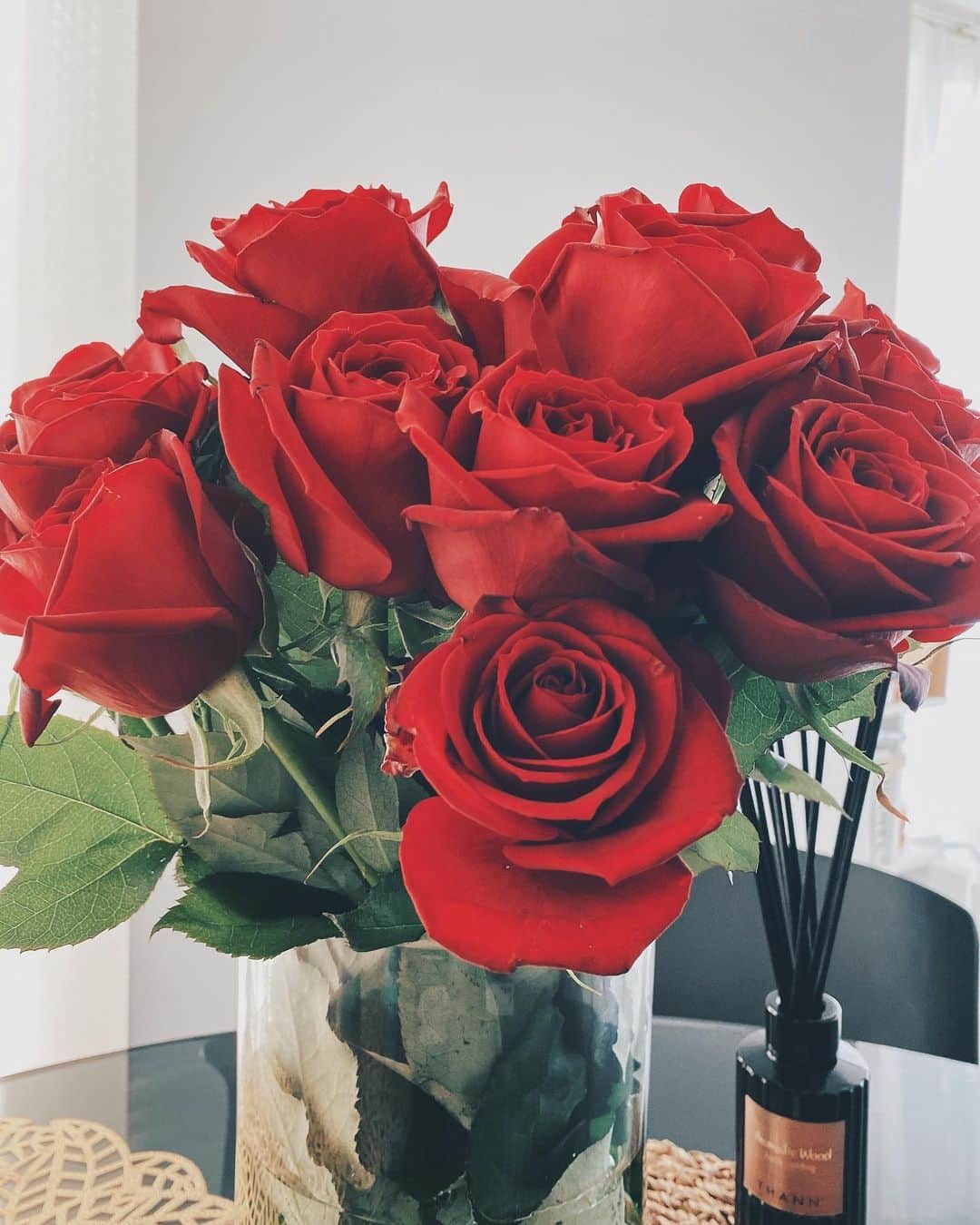 のインスタグラム：「Have a nice day ♥️♥️♥️  えんじょーい！🤤🥰 #maria_flower」