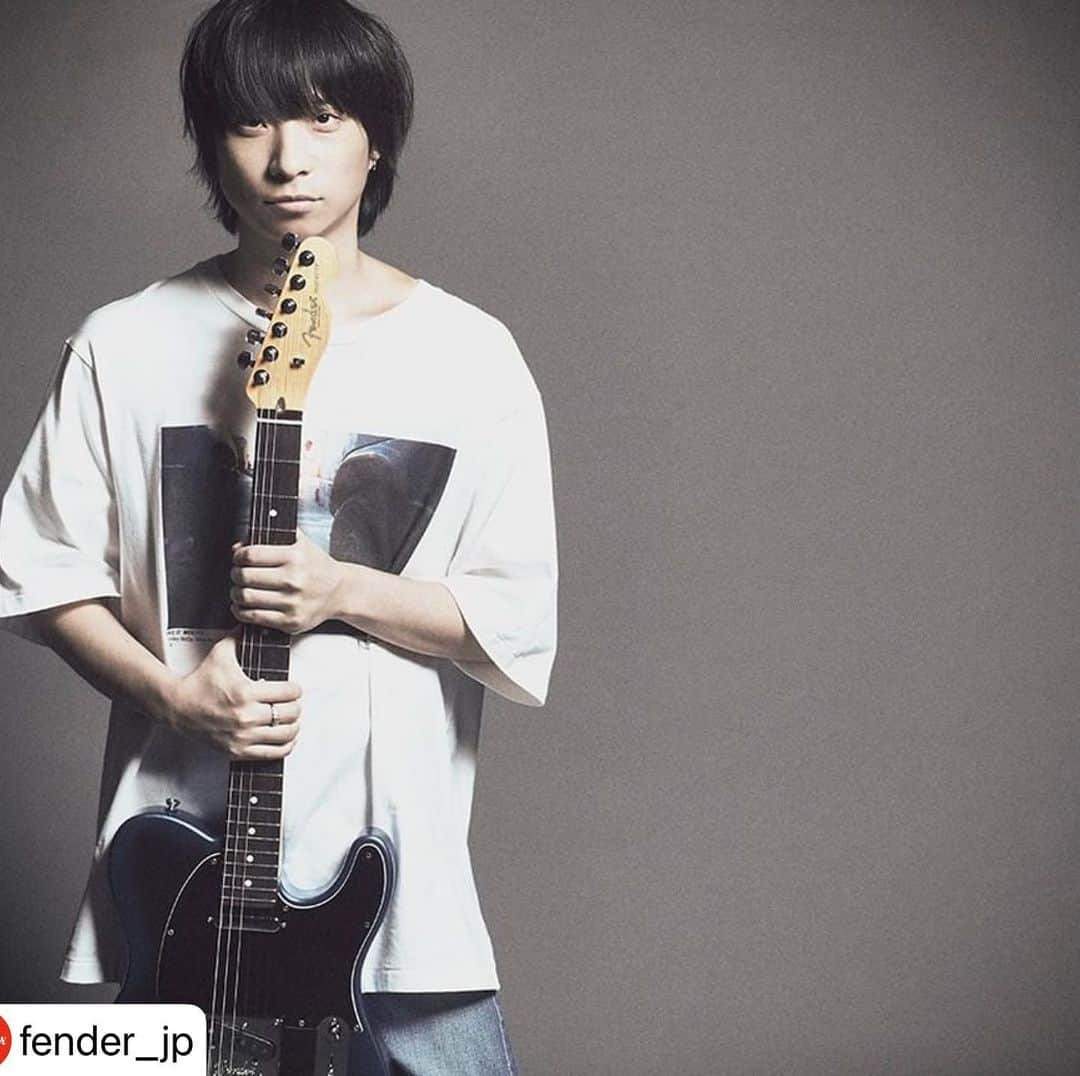 中野敬久さんのインスタグラム写真 - (中野敬久Instagram)「#repost @fender_jp ・・・ #FenderNews : 音楽や広告など幅広く活躍するフォトグラファー中野敬久がアーティストとフェンダーの距離感を撮影、キュレーションする写真によるセッションコンテンツ #LIFEwithFender : Vol.39 #尾崎世界観 詳しくはプロフィールのリンクから。 . . . #クリープハイプ @creep_hyp」11月27日 12時35分 - hirohisanakano