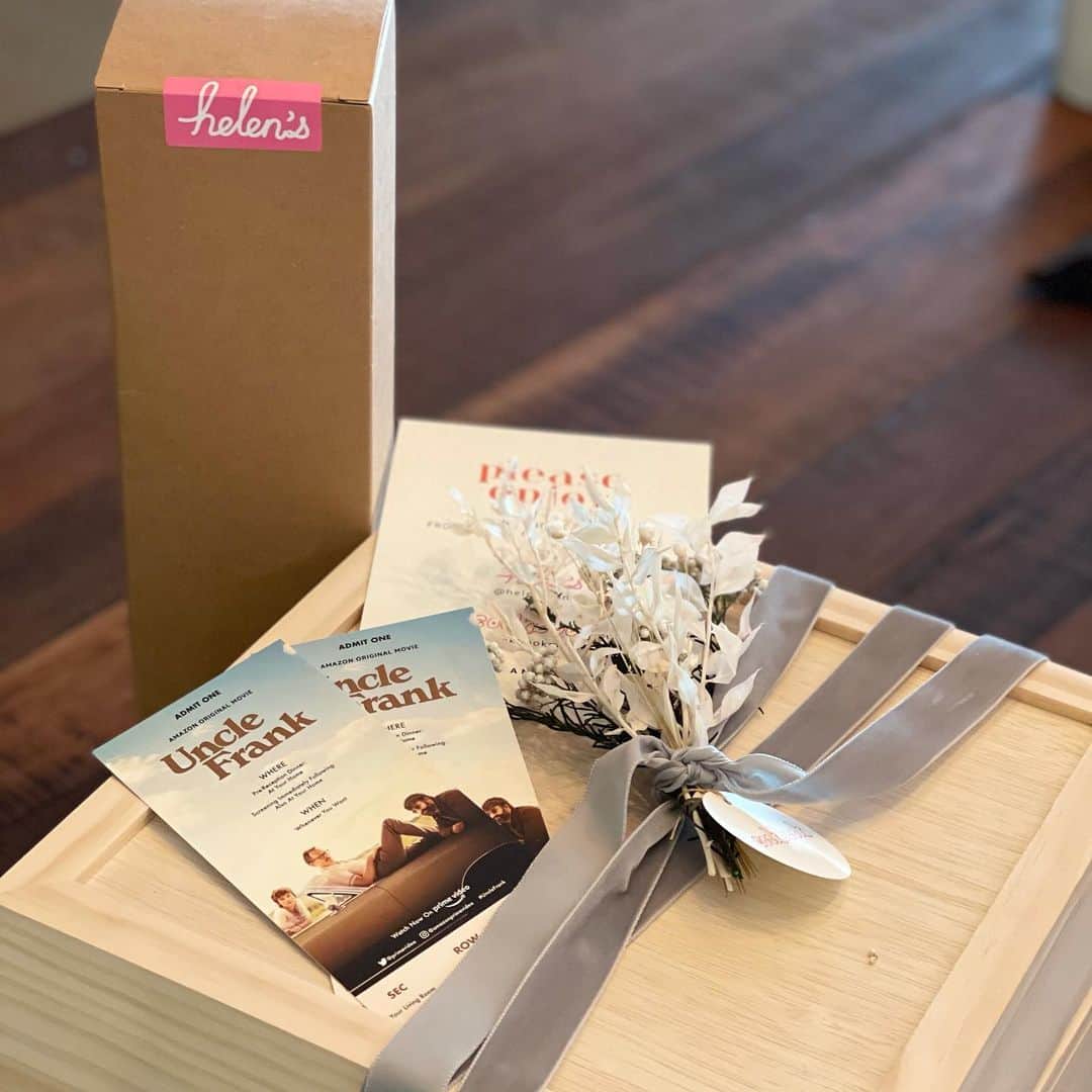 アイシャ・タイラーのインスタグラム：「So thankful for @jonandvinnydelivery @helenswines & @amazonprimevideo for the meals they are providing to the @lalgbtcenter’s six locations to support their clients in need. Now more than ever people are food insecure and in need of outreach and support. The LA LGBTQ center is delivering to people in need of support, and building a world where LGBTQ people thrive as healthy, equal and complete members of society. So happy to support them and stream the touching and hilarious #unclefrank on @amazonprimevideo about family, freedom and acceptance. 🦃🏳️‍🌈🧡」