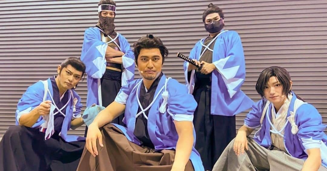 小柳心のインスタグラム：「新撰組として命削って戦ったおかげで、今私、体力が化け物みたいにあります。何やっても疲れません。 . 浅葱色の誇りを胸に、年内を駆け抜けます！ . ＊＊＊ . ／ ミュージカル『グッド・イブニング・スクール』 ＼ ◆劇場：本多劇場 ◆公演日程：2020年12月17日（木）～20日（日） ◆キャスト #横田龍儀 #中井智彦 #黒沢ともよ #谷口ゆうな #オレノグラフィティ #小柳心 #鯨井康介 #コング桑田 ◆12/17(木)19時・12/20(日)18時は公演のLIVE配信も決定 詳細は公式HPをCHECK #グッドイブニングスクール #goodeveningschool」