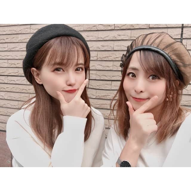 三島ゆかりさんのインスタグラム写真 - (三島ゆかりInstagram)「昨日はみぽりんと一緒やったからまたいっぱい写真撮りました💖☺️ ベレー帽×アイボリー×ショートパンツ×ニーハイブーツのリンクコーデ👭✨ また週末29日も一緒です🍑🍎 またいっぱい写真撮ろう〜っと🎶😆 #三島ゆかり #ゆかりんご #水木美帆 #みぽりん #私服 #リンクコーデ #ベレー帽 #アイボリー #ショートパンツ #ニーハイブーツ #絶対領域 #美脚 #美脚戦隊スレンダー #健在 #来店 #また週末に #よろしくお願いします #京都 #instagood #instalike #instafashion #follow」11月27日 13時14分 - apple340