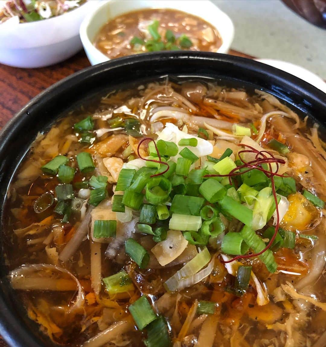 黒岩唯一さんのインスタグラム写真 - (黒岩唯一Instagram)「頤和園のサンラータン麺！！ まじで美味しい！！ 大好物です👍😊  #美味しい  #ラーメン  #サンラータン麺  #コスパ最高  #黒岩唯一」11月27日 13時18分 - tadakazukuroiwa