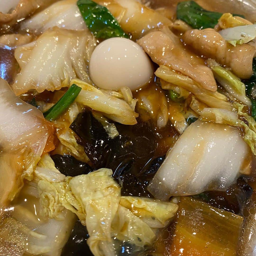 大根仁のインスタグラム：「久しぶりに鶏舎。ここの五目ウマニソバは日本一。」