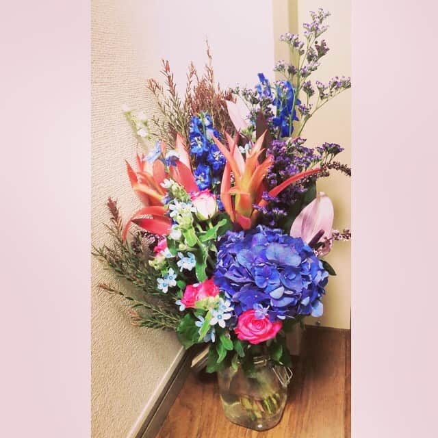 東出真緒さんのインスタグラム写真 - (東出真緒Instagram)「好きな色味 💕💠💕💠 .  #flowers #flowerstagram  #花束 #プレゼント #💐」11月27日 14時03分 - mao_bigmama_vn