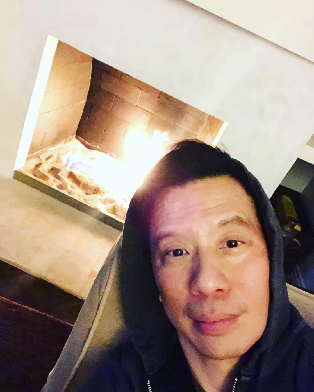 レジー・リーさんのインスタグラム写真 - (レジー・リーInstagram)「Aaaaaand that’s a wrap. Although I think I’ve been in this position all day.  Happy Thanksgiving everyone. Grateful for all the simple things we’ve re-learned to love this year. Hope y’all had a good one. A safe one. A happy one. #🦃」11月27日 13時58分 - mrreggielee