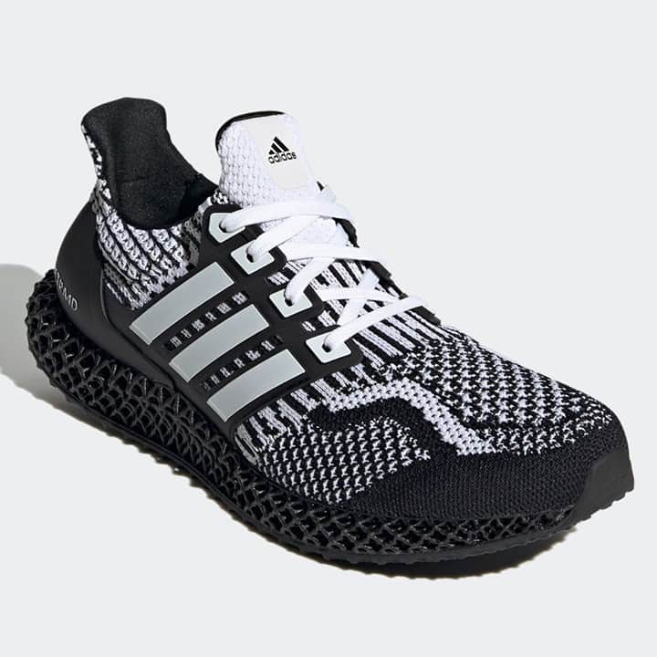 Sneaker Newsさんのインスタグラム写真 - (Sneaker NewsInstagram)「adidas turns back to the black/white Cookies n Cream look for its Ultra 4D. Looks like the /// brand is looking to push this model into the forefront before the end of the year. Tap the link in our bio for full release details.」11月27日 14時01分 - sneakernews