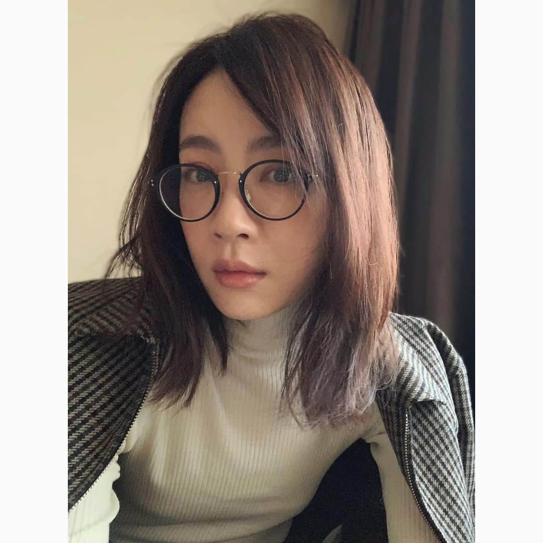 のインスタグラム：「たいへん遅ればせながらブルーライトカット👓。  #めがね#眼鏡#eyevan#eyewear」