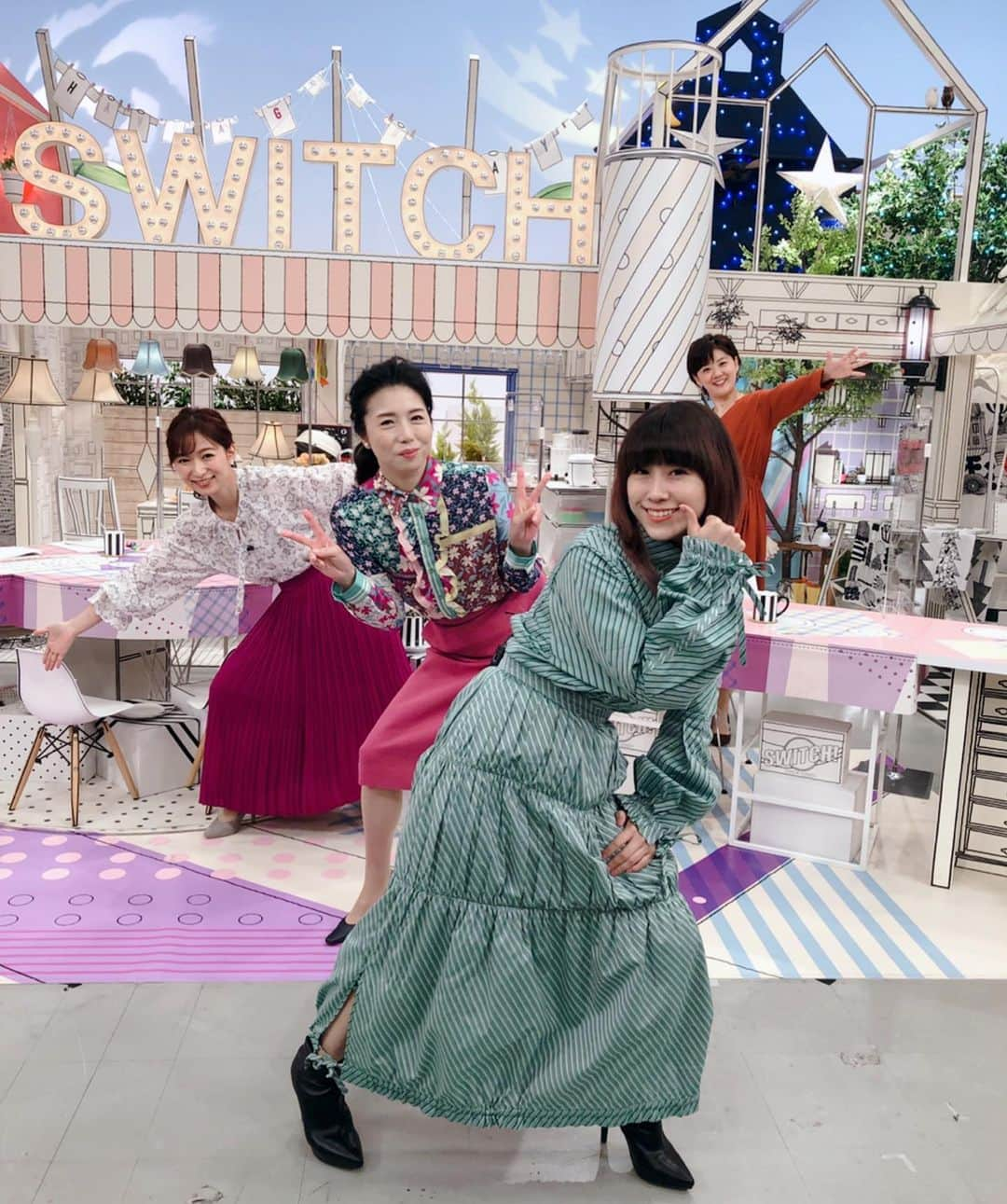 高橋ひとみさんのインスタグラム写真 - (高橋ひとみInstagram)「今日も東海テレビ「スイッチ！」をご覧いただきましてありがとうございました📺 今日の「高橋ひとみの　ちょっとひと駅」は岐阜県各務原駅の周辺をお散歩🚶‍♀️ パリの香り感じる洋菓子屋さん　何種類ものベーグル　飛騨牛も堪能しました🤤　#東海テレビ　#スイッチ！　#藤本晶子アナウンサー　#速水里彩 アナウンサー　#IMALU さん #yukitoriiinternational」11月27日 14時06分 - hitomi_momoe