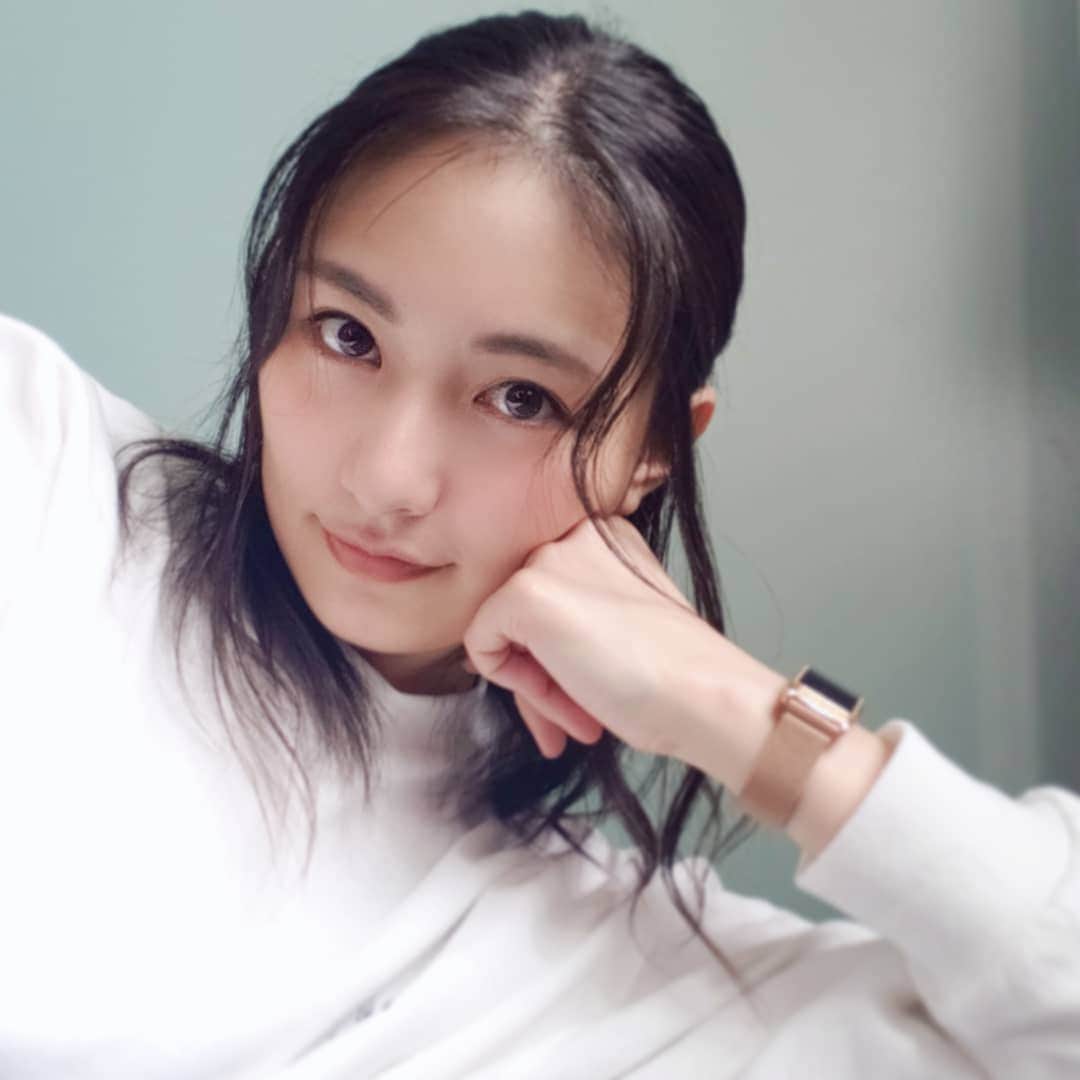 高山侑子さんのインスタグラム写真 - (高山侑子Instagram)「. 髪を切ろうと思うので、長い髪も見納めです🥺」11月27日 14時07分 - takayamayuko_stardust