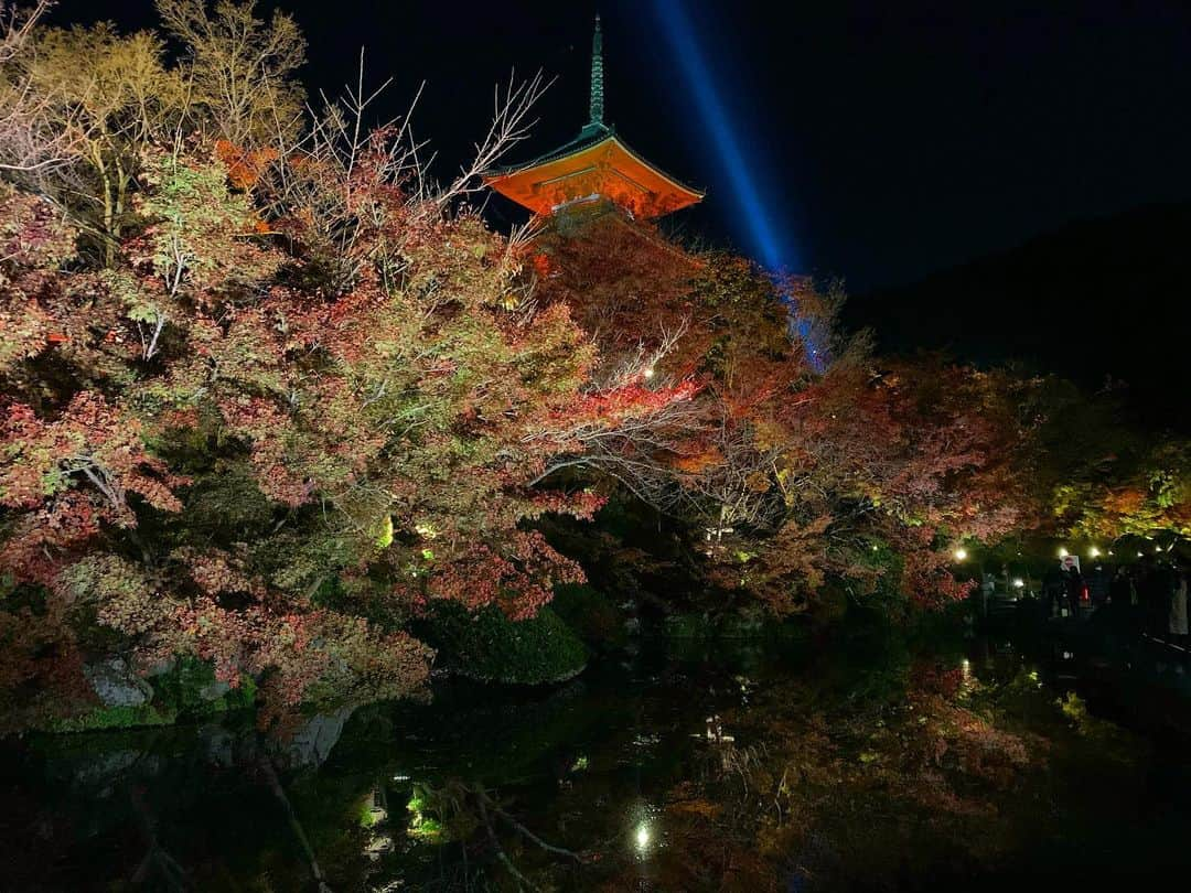 西原愛夏さんのインスタグラム写真 - (西原愛夏Instagram)「#時差グラム 少し前に歯科衛生士の先輩にユニバ連れてってもらって誕生日プレゼントもらったよ❤️😌 楽しかったあ✨ 明日から毎日、配信演劇の稽古が始まるよ！😌夜はミッドナイト競輪🥺 そしてもうすぐローモバギルド共闘！ そしてYouTubeとブランド発売、、 突然怒涛の忙しさになるけど頑張るぞっ(； ･`д･´)！  ✧*̣̩⋆̩☽⋆ーーーーーーーーーーーーー✧*̣̩⋆̩☽⋆゜  🔻ロードモバイル ギルドメンバー募集中✨ 一緒にゲームしましょう☺️ イベント参加URLはこちら  https://lordsmobile.igg.com/event/lords/?key=manakanishihara ※ここからアプリDLしないと参加できません注意です🙇🏼‍♀️ ＼まなかギルド参加♥︎／ ギルドタグ NM_ 座標 K:821 X:405 Y:607  🔻AbemaTV ミッドナイト競輪 次回…11/28  🔻生配信 演劇 出演情報 ❀公演概要  12月8日(火)～11日(金) ❀生配信 出演回 「手のひらをスポットライトに～KoiKoiに降る物語」 18:30～19:30 【お問合わせ】isfstage@gmail.com　 【チケット代金】4,000円（税別） 【チケット販売】onlinekikaku.peatix.com ※20時販売開始  🔻10/19スタート 日テレ新ドラマ｢バベル九朔｣ 5話 出演 Tver.Huluで配信中❀  🔻12/18 4th DVD 「愛しくて…」発売決定！予約受付中  ✨小学館 ｢月刊＋｣電子写真集 発売中 ✨1~3th DVD 発売中 ✨2020年公開予定 映画｢グレーゾーン｣ 黒崎一葉役 ✨エレアリーナイトブラ モデル 発売中 ✨LINEスタンプ『歯科衛生士アイドル西原愛夏』発売中  ✧*̣̩⋆̩☽⋆ーーーーーーーーーーーーー✧*̣̩⋆̩☽⋆゜  👑西原愛夏 ブランド『M collection』販売中❀ アカウント(@m.collection2020 )  🎦YouTube✨ 『まなかチャンネル』  Twitter🕊＆TikTok👑 manakanishihara で検索  ✧*̣̩⋆̩☽⋆ーーーーーーーーーーーーー✧*̣̩⋆̩☽⋆゜  ･  #西原愛夏#歯科衛生士#現役歯科衛生士#歯科衛生士タレント#歯科#白衣#タレント#グラビア#アイドル#女優#コスプレ #Cosplay#talent#model#idol#Japanese#japanesegirl#dentalhygienist #탤런트#아이돌 #치과위생사 #치과 #日本女星#天赋#偶像#型号#撮影#撮影モデル」11月27日 14時13分 - manakanishihara