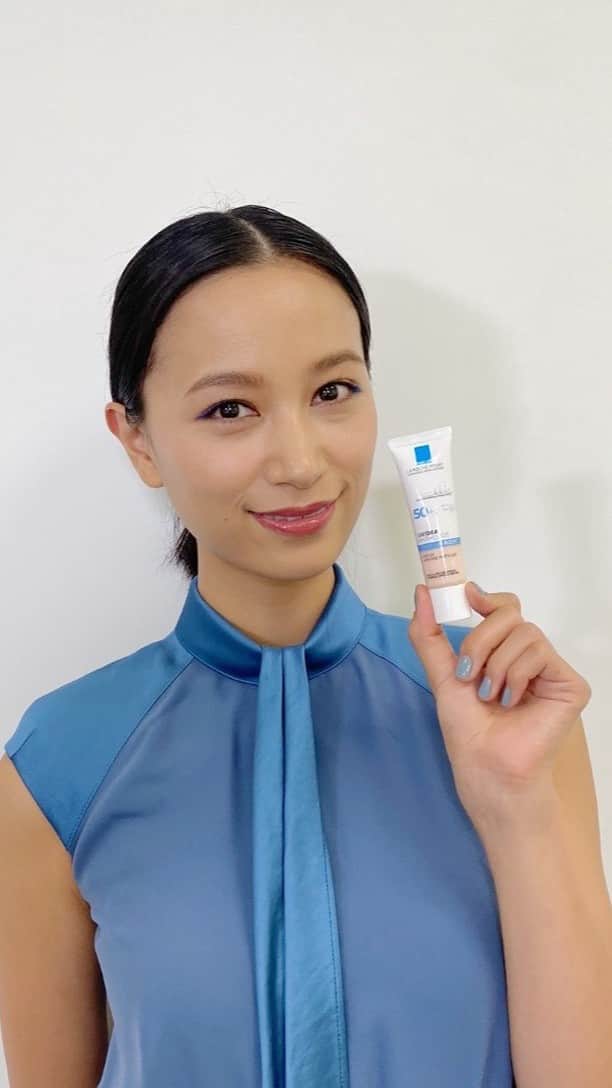 LA ROCHE-POSAY JAPAN ラロッシュポゼのインスタグラム：「. 出産前後の敏感肌について、モデル 女優の高橋ユウさん、皮膚科医の下島先生とお送りした今回の配信はいかがだったでしょうか？✨ . クーポンコードは、「LIG1126」で、公式サイトでご購入の際に入れてくださいね🌟クーポンコードの期限は12月2日23：59まで！. 今回のライブ配信はこちらからご覧いただけます😊 ぜひ最後までご覧ください！ .  #ラロッシュポゼ #larocheposay #乾燥肌 #敏感肌  #MySkinStories #MySkinStoriesVol3  #MySkinStoriesatHome #スキンケア #敏感肌スキンケア #敏感肌 #人気商品 #新商品 #秋 #冬 #保湿 #人気コスメ  #保湿ケア #乾燥対策 #すっぴん美人 #化粧品好き #美肌  #基礎化粧品 #低刺激設計 #美肌になりたい #肌ケア #デイリースキンケア #秋スキンケア #秋コスメ #ゆらぎ肌  #ライブ配信 #秋コスメ」