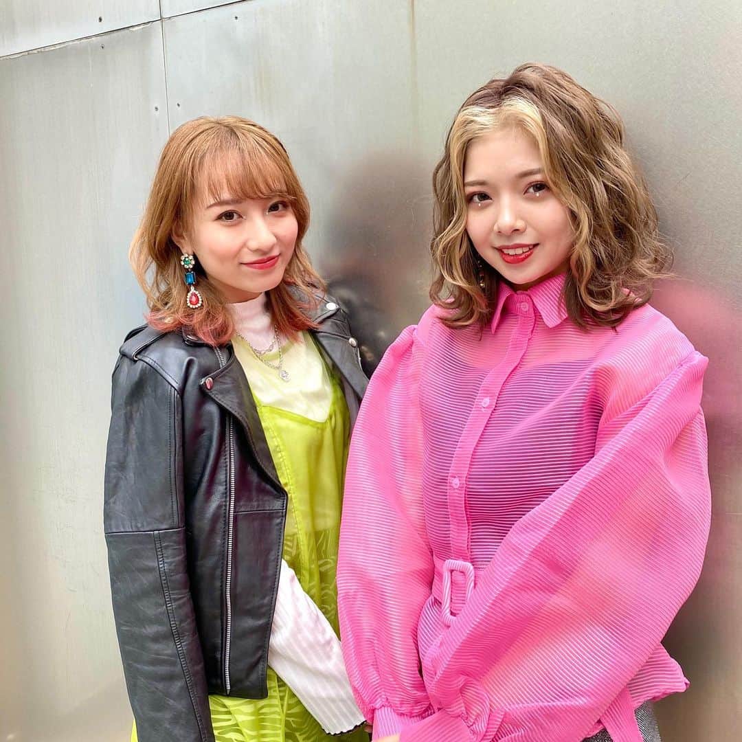 福岡ベルエポック美容専門学校のインスタグラム：「* @fukuoka_belle  @belle_total_beauty  @belle_bridal2018 * * 入学案内パンフレット2022 完成間近！！ お楽しみに❤️❤️❤️ * ホームページから先行予約受付中！ 限定クリアバックプレゼント！ * #福岡ベルエポック美容専門学校 #福岡ベル#美容師#ヘアメイク#ブライダル#トータルビューティ#メイク#エステ#ファッション#パンフレット#入学案内#資料請求プレゼント」