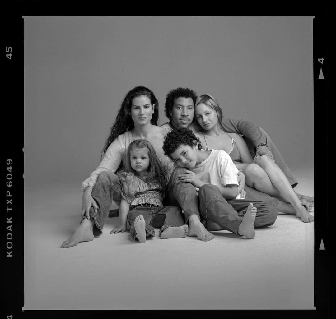 ソフィア・リッチーのインスタグラム：「I thank god every day for these people, I am so thankful. Happy thanksgiving🤎🤎 @alansilfen」