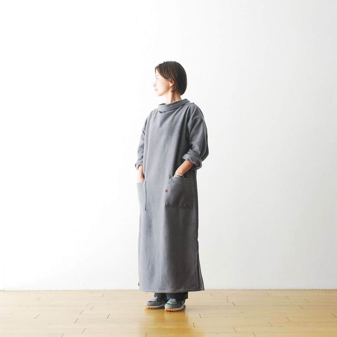 wonder_mountain_irieさんのインスタグラム写真 - (wonder_mountain_irieInstagram)「#10倍ポイント開催中！ ［ for : woman ］ NEWLYN SMOCKS / ニューリンスモック “ROUND NECK SMOCKS W -LONG BODY FLEECE-” ￥10,230- _ 〈online store / @digital_mountain〉 https://www.digital-mountain.net/shopdetail/000000012173/ _ 【オンラインストア#DigitalMountain へのご注文】 *24時間受付 *15時までのご注文で即日発送 *1万円以上のお買い物で送料無料 tel：084-973-8204 _ We can send your order overseas. Accepted payment method is by PayPal or credit card only. (AMEX is not accepted)  Ordering procedure details can be found here. >>http://www.digital-mountain.net/html/page56.html _ #NEWLYNSMOCKS #ニューリンスモック _ 本店：#WonderMountain  blog>> http://wm.digital-mountain.info/ _ 〒720-0044  広島県福山市笠岡町4-18  JR 「#福山駅」より徒歩10分 #ワンダーマウンテン #japan #hiroshima #福山 #福山市 #尾道 #倉敷 #鞆の浦 近く _ 系列店：@hacbywondermountain _」11月27日 15時04分 - wonder_mountain_