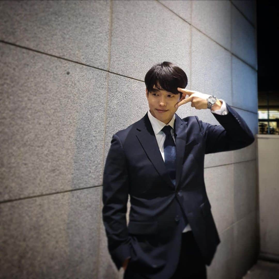さんのインスタグラム写真 - (Instagram)「⠀ 걱정 해주신분들 감사합니다 전 괜찮아요 ^^ 다들 건강하세요 🙏🏻🙇🏻‍♂️」11月27日 15時04分 - actor_hajun