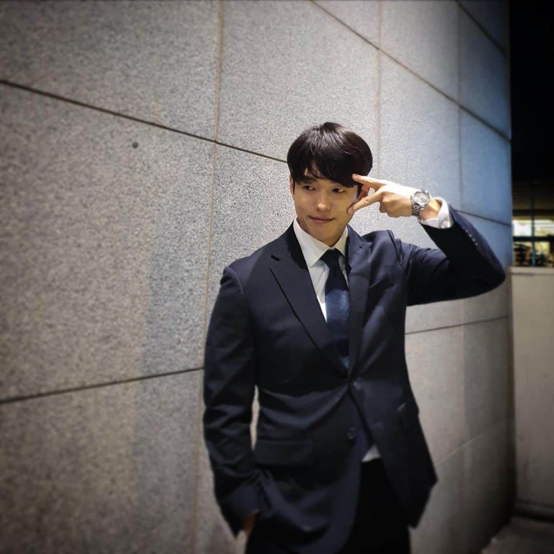 のインスタグラム：「⠀ 걱정 해주신분들 감사합니다 전 괜찮아요 ^^ 다들 건강하세요 🙏🏻🙇🏻‍♂️」
