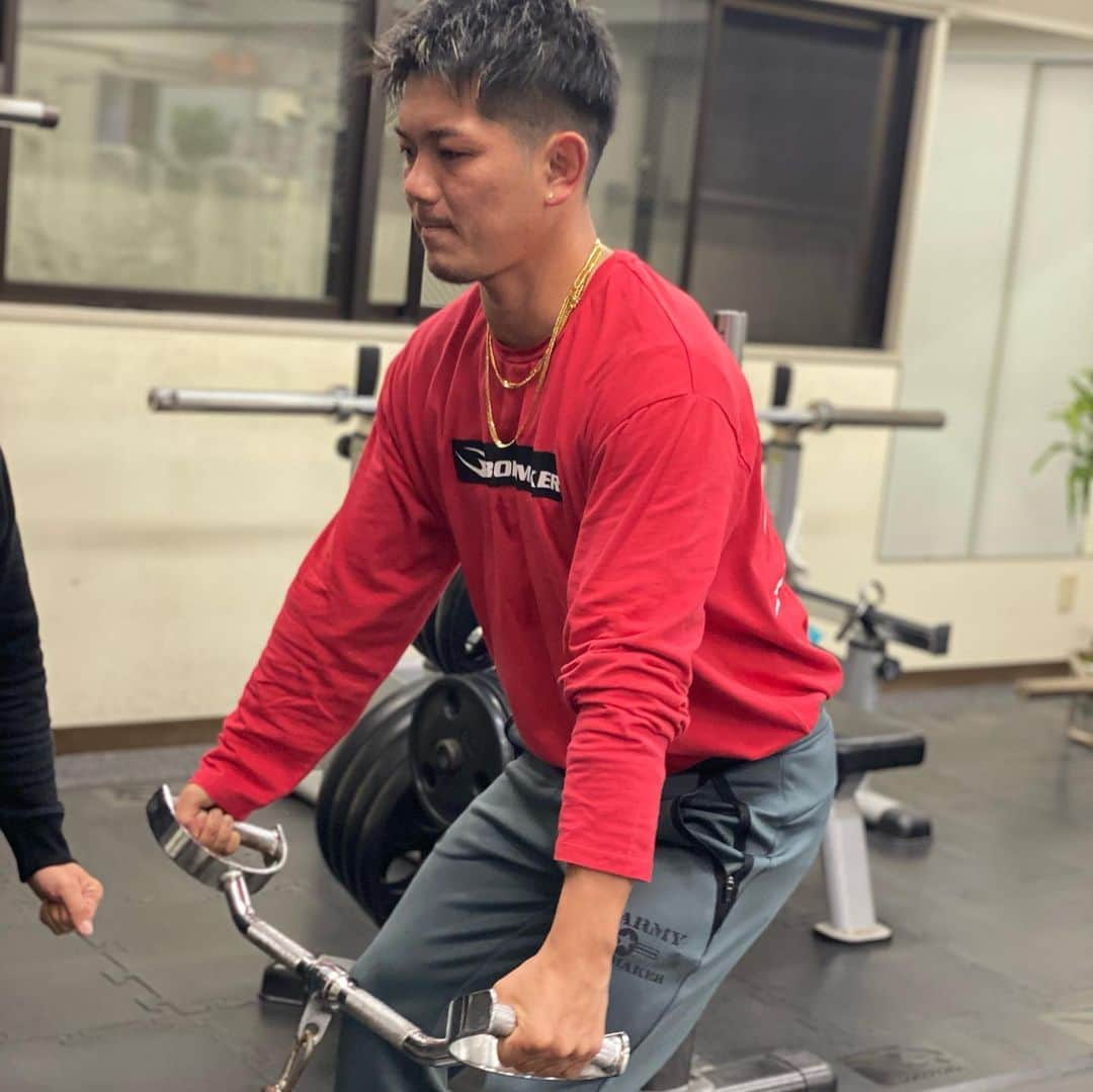 皇治さんのインスタグラム写真 - (皇治Instagram)「training.  久々に燃えとるよ。  漢はいつまでも挑戦してなんぼ。  #挑戦 #TEAMONE  trainingウェア @bodymaker」11月27日 21時10分 - 1_kouzi