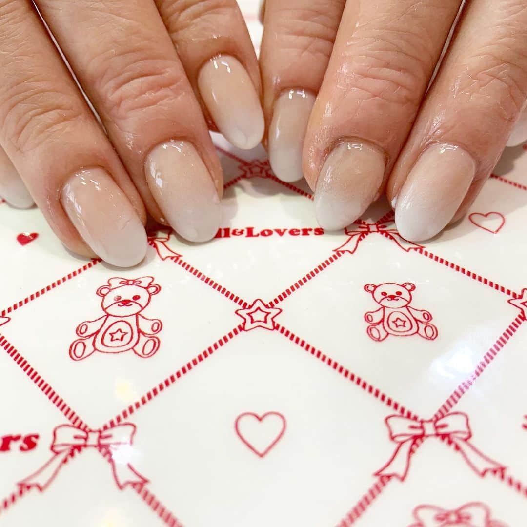 mamijinguのインスタグラム：「ジェルにエアーでも全然大丈夫🙆‍♀️  #jillandlovers #nail #nailart #paragel #gelneil#gel #ネイル #ネイルアート #me #look #love #かわいい」