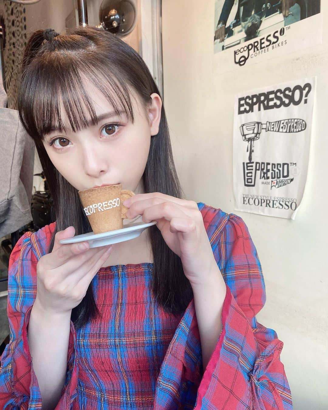 梅山恋和さんのインスタグラム写真 - (梅山恋和Instagram)「🍪  一緒にほっこり 一息しましょう〜♡  クッキーで出来たカップ 美味しかったなあ(o^^o)  #RJCAFE#天満橋 #ブレイクタイム#カフェ #エコプレッソ #クッキー#レトロ #りんご#ヘアー #tittyandco#チェック#可愛い #おもち映え」11月27日 21時09分 - cocona_umeyama