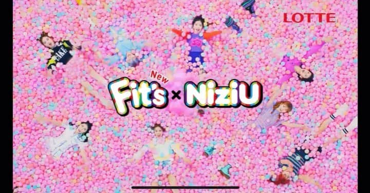 リオ（花橋梨緒）のインスタグラム：「Fit's×NiziU🍭🍬 1個目は30秒編 2個目は15秒編 ・ ・ ・ #niziu#fits#cm#フィッツ#虹プロジェクト #ニジュー#lotte#withu#mako#maya#rio#ayaka#riku#mayuka#rima#miihi#nina#マコ#マヤ#リオ#アヤカ#リク#マユカ#リマ#ミイヒ#ニナ」