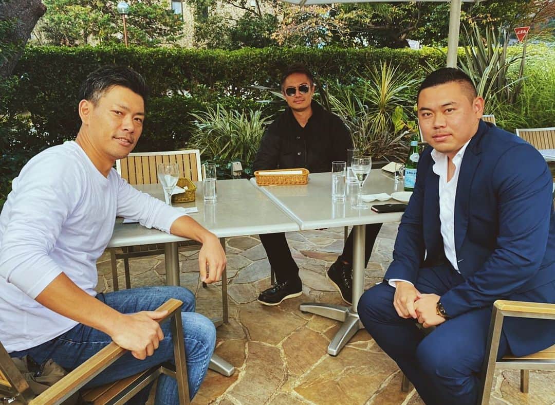 のインスタグラム：「yesterday😎💫💫💫 #lunch #friendship #instagood #vivalavida #⚽️」