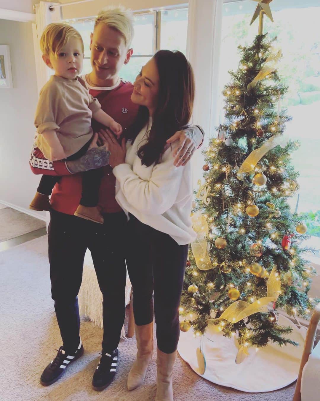 カミーユ・グアティのインスタグラム：「#grateful for my little tribe! The good & the bad (pics)」
