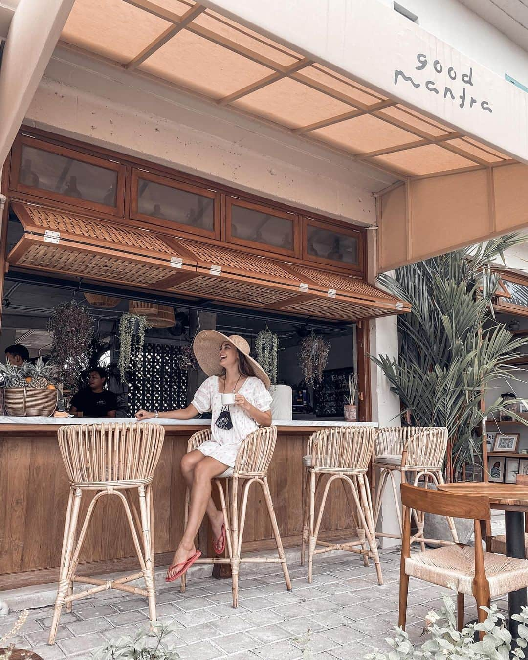 ルナ・マヤさんのインスタグラム写真 - (ルナ・マヤInstagram)「Getting some  @goodmantrabali vibes, good food, eat honest  #goodmantrabali #plantbased」11月27日 16時36分 - lunamaya