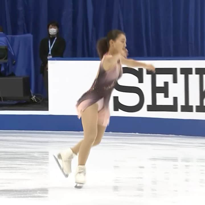 ISUグランプリシリーズのインスタグラム：「1⃣ 2018 Four Continents Champion Kaori Sakamoto 🇯🇵 leads after day 1 at the NHK Trophy!   A wonderful performance helped her to a score of 75,60 points 🔥   #GPFigure #FigureSkating」