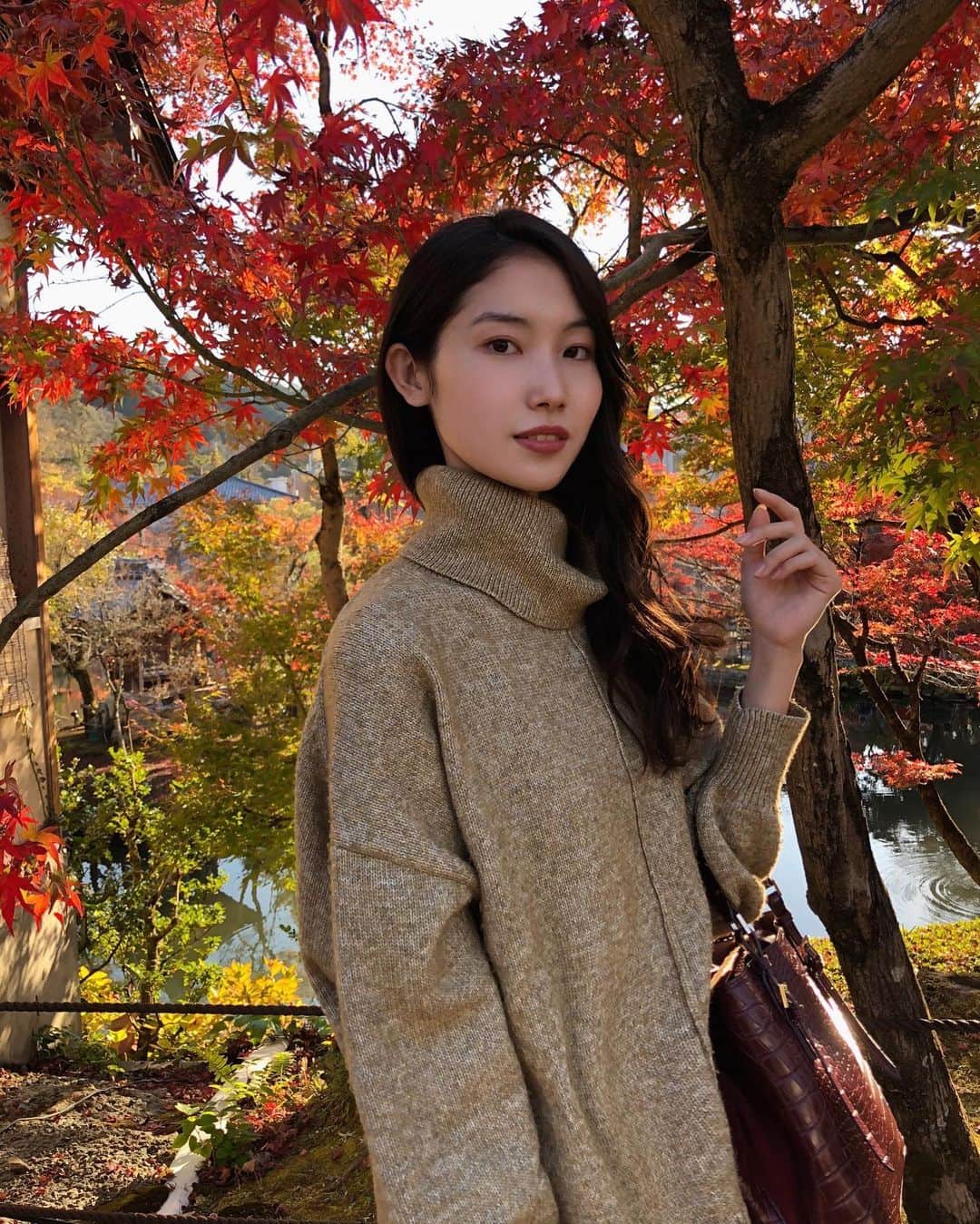 小川沙樹のインスタグラム：「京都の紅葉見に行ってきました〜🍁 本格的な紅葉を見るのは初めてでウハウハでした🥰」