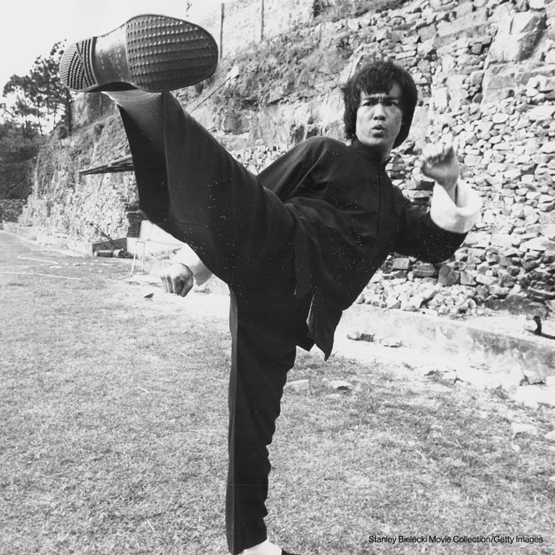 ABC Newsさんのインスタグラム写真 - (ABC NewsInstagram)「ON THIS DAY: Actor and martial arts legend Bruce Lee was born in 1940. #brucelee」11月27日 17時00分 - abcnews