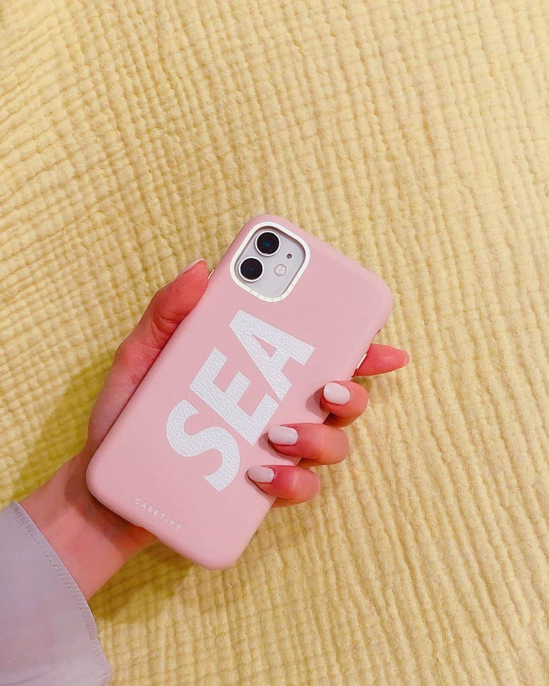 野崎萌香さんのインスタグラム写真 - (野崎萌香Instagram)「My new gear...💗💛💗  @takashikumagai_official  @windandsea_wear  @casetify_jp」11月27日 17時03分 - moeka_nozaki