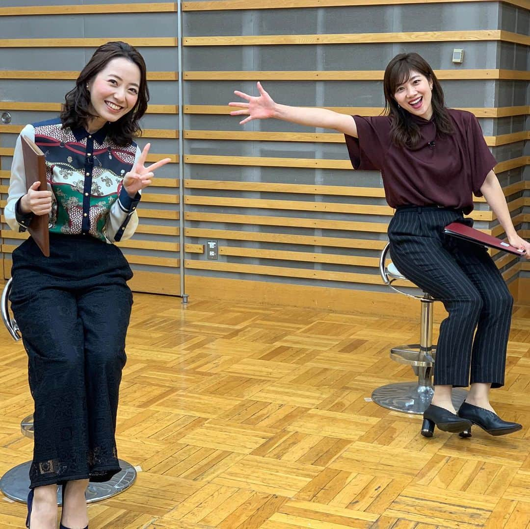 潮田玲子さんのインスタグラム写真 - (潮田玲子Instagram)「今月のお台場バドミントン学園は 待ちに待った奥原希望選手の登場です😍💓 たっぷりお話し伺いました😆🙌 サービス精神旺盛な奥原選手！ いろいろ話してくれて盛り上がりましたよー🤣☝️ ぜひお見逃しなく〜😍内田嶺衣奈アナウンサーとのレイチェルコンビでお送りしまーす💓 今週29日日曜日 bsフジお台場バドミントン学園 13時〜  #bsフジ #フジテレビ #お台場バドミントン学園 #バドミントン専門番組 #奥原希望選手 #内田嶺衣奈アナウンサー  #見てね」11月27日 17時28分 - reikoshiota_official