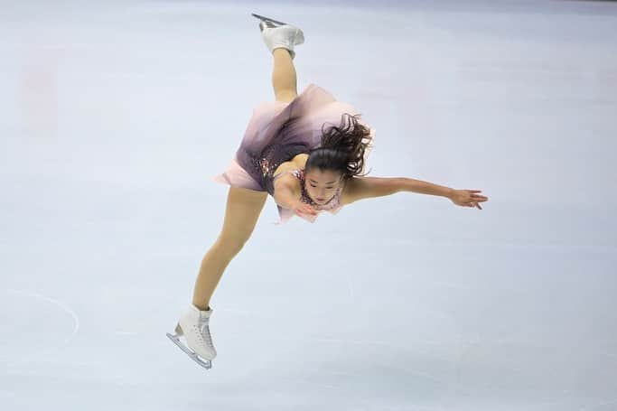 ISUグランプリシリーズさんのインスタグラム写真 - (ISUグランプリシリーズInstagram)「📸 Kaori Sakamoto 🇯🇵 leads the way after the Ladies Short Program! Time for some pictures... 😍  #GPFigure #FigureSkating」11月27日 17時29分 - isufigureskating_x