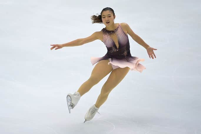 ISUグランプリシリーズのインスタグラム：「📸 Kaori Sakamoto 🇯🇵 leads the way after the Ladies Short Program! Time for some pictures... 😍  #GPFigure #FigureSkating」