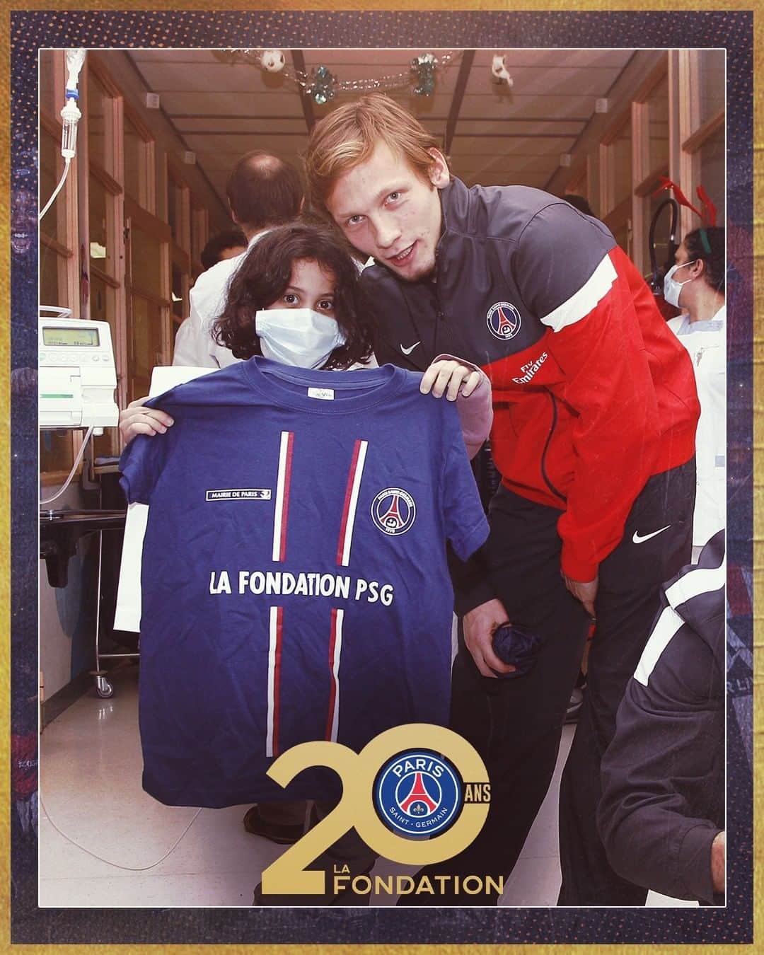 パリ・サンジェルマンFCさんのインスタグラム写真 - (パリ・サンジェルマンFCInstagram)「🎂❤️💙 𝐋𝐞𝐬 𝟐𝟎 𝐚𝐧𝐬 𝐝𝐞 𝐥𝐚 𝐅𝐨𝐧𝐝𝐚𝐭𝐢𝐨𝐧 - @fondationpsg  . #December2012: Our players visited children's hospital in Paris. #Décembre2012 : Nos joueurs en visite à l'Hôpital Necker. . #FondationPSG #WeAreParis #AllezParis #PSG #ParisSaintGermain #Paris #Football」11月27日 17時56分 - psg