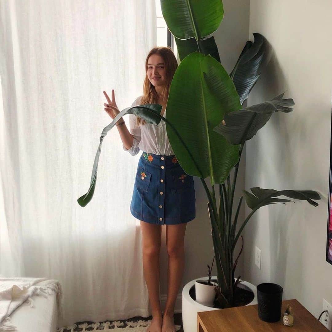 のインスタグラム：「Hi cutie @maddisonbrown ✌️#aliceMcCALL」