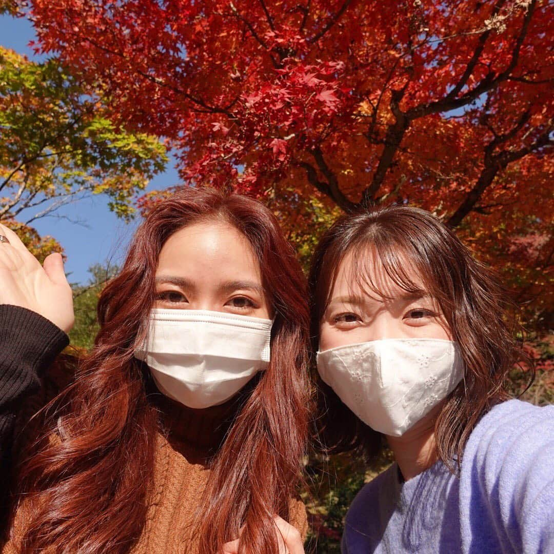 的場絢香さんのインスタグラム写真 - (的場絢香Instagram)「*﻿ ﻿ 紅葉を見にいこうよう🍁🍂﻿ ということで、﻿ 石川県内をドライブしてきました🚘💭﻿ ﻿ あす28日(土)午後6:15〜石川テレビにて﻿ " わたしたちのマイクロツーリズム "﻿ が放送されます。﻿ ﻿ 東條咲子ちゃんと一緒に日帰り旅♡﻿ 女子旅ですっ✌︎✌︎❣️(台本なし！)﻿ ほんとにゆる〜っと楽しんでます。笑﻿ とっても素敵な映像になっているので、﻿ ぜひご覧ください♩﻿ ﻿ _ _ _ #石川テレビ #見てね」11月27日 18時17分 - ayaka_matoba