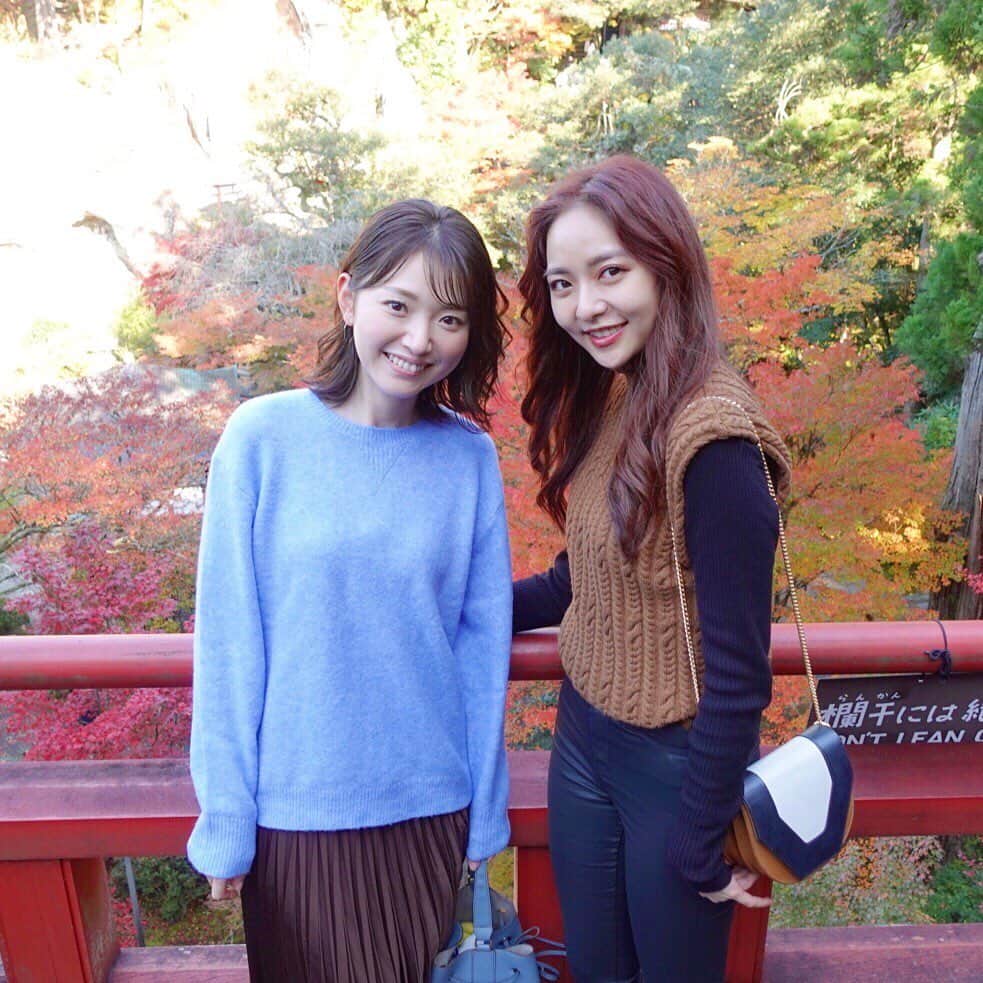 のインスタグラム：「*﻿ ﻿ 紅葉を見にいこうよう🍁🍂﻿ ということで、﻿ 石川県内をドライブしてきました🚘💭﻿ ﻿ あす28日(土)午後6:15〜石川テレビにて﻿ " わたしたちのマイクロツーリズム "﻿ が放送されます。﻿ ﻿ 東條咲子ちゃんと一緒に日帰り旅♡﻿ 女子旅ですっ✌︎✌︎❣️(台本なし！)﻿ ほんとにゆる〜っと楽しんでます。笑﻿ とっても素敵な映像になっているので、﻿ ぜひご覧ください♩﻿ ﻿ _ _ _ #石川テレビ #見てね」