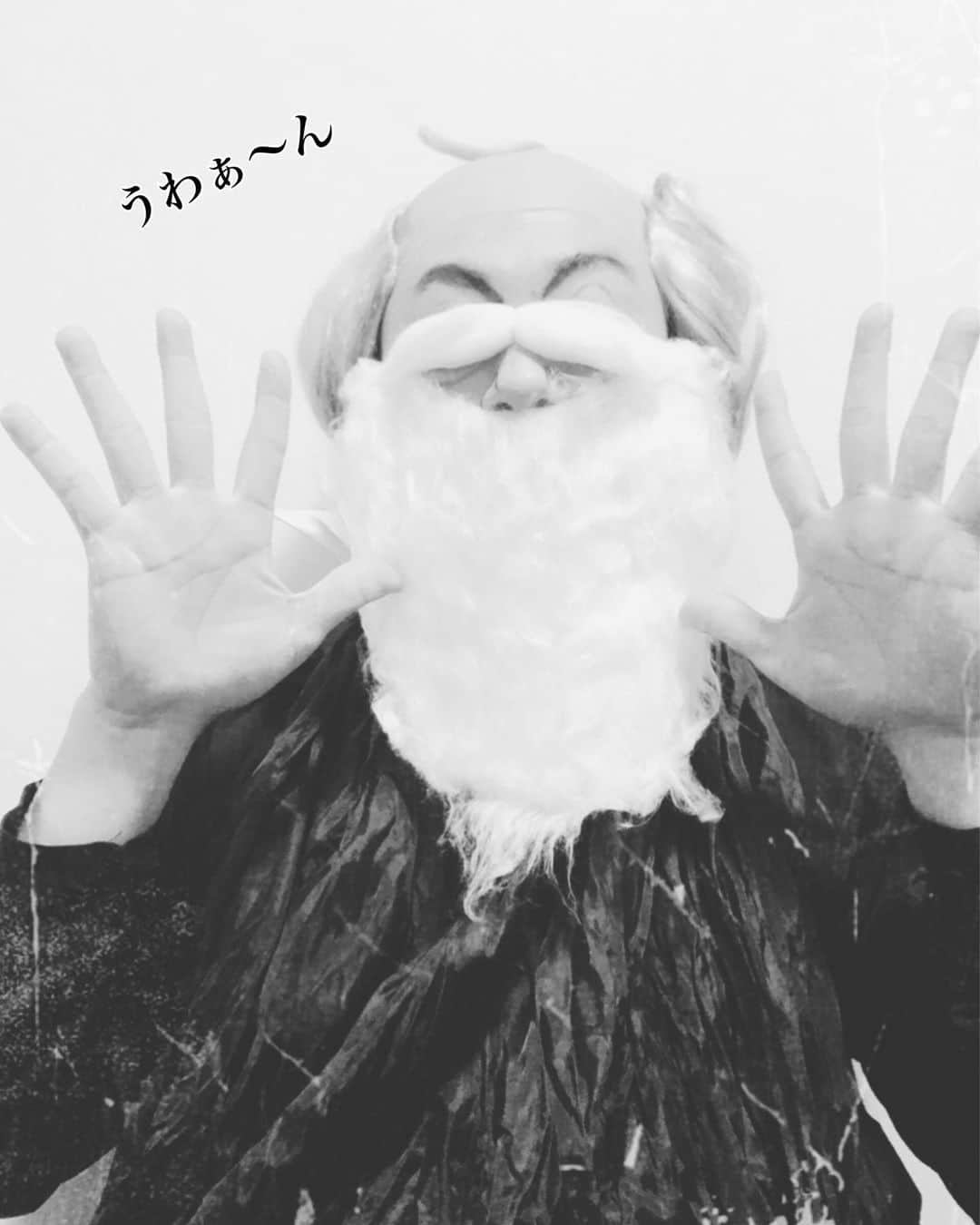 イチキップリンさんのインスタグラム写真 - (イチキップリンInstagram)「【偉人モノマネクイズ】  正解は天文学者、物理学者【ガリレオ・ガリレイ】［Galileo Galilei］でした🌌🔭  君はわかったかな？  #偉人モノマネクイズ #偉人モノマネ #偉人 #モノマネ #ものまね  #白黒 #クイズ #正解 #ガリレオガリレイ #galileogalilei #ガリレオ #ガリレイ #galileo #galilei #物理学者 #天文学者 #哲学者 #天体観測 #望遠鏡 #地動説 #振り子 #自由落下 #近代化学の父 #天文学の父 #ガリレオ衛星 #色々見つけた」11月27日 18時20分 - ichikippurin