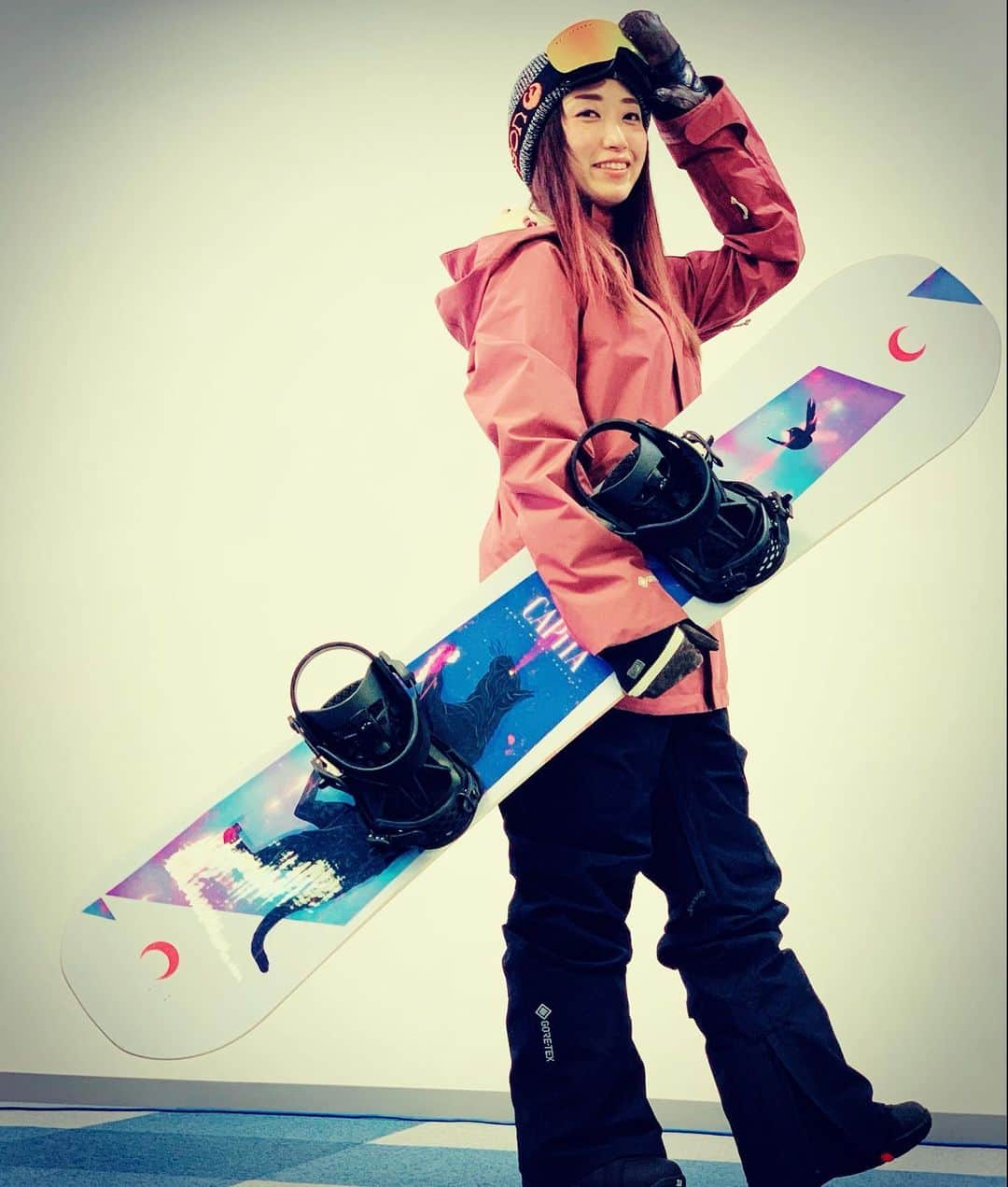 上村知世のインスタグラム：「今日発表させてもらいました！ 今シーズンも放送決定！！ LIFE is WINTERWONDERLAND 12/11からスタートでーす！ 楽しい冬になりますように♫ @capita_japan @unionbinding_japan @deeluxeboots_japan  #fm775 #冬LIFE #liww #winter #snow #snowboarding #ski #スキー場」