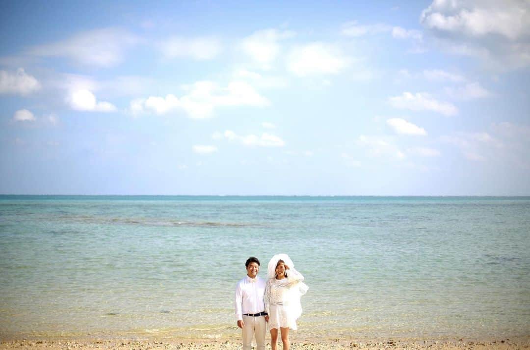 YouAさんのインスタグラム写真 - (YouAInstagram)「沖縄にいるカップルの方！ フォトウェディングしてみませんか。  これからスタートする新フォトプランの サンプル撮影のモデルを募集します。  写真は今後の沖縄Wedding Photo Plan のPR に 使用させていただきます。 撮影した写真は３週間以内に 50枚程度のデータでお渡しします。 . . ◯12月2日（水）　撮影1時間半 ・朝  10時〜11時半 ・昼間 3時〜4時半 ・夕方 6時半〜8時まで  撮影場所は港川外国人住宅街（リトルアメリカな雰囲気）または百名ビーチで検討中です  時間帯をお選びいただき インスタのDMよりお問い合わせください。  ※ドレスはご自身でご用意ください。 ドレスショップのご紹介も可能です  ご相談やお問い合わせはなどは お気軽にDMまたはメールください。 📧youa@tacoma.co.jp  #沖縄 #前撮り #沖縄フォトウェディング  #ウェディングドレス　#沖縄ウェディング」11月27日 18時35分 - youa.dressstylist