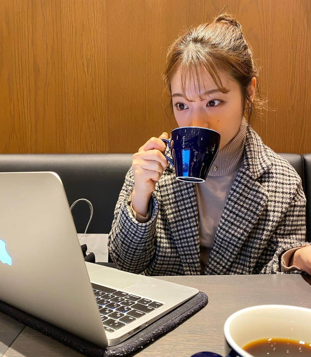 山口清香さんのインスタグラム写真 - (山口清香Instagram)「課題day☕️✏️ 溜まってた課題片付けれてスッキリ〜  #表参道 #表参道カフェ #外苑前」11月27日 18時40分 - sayaka__yamaguchi_