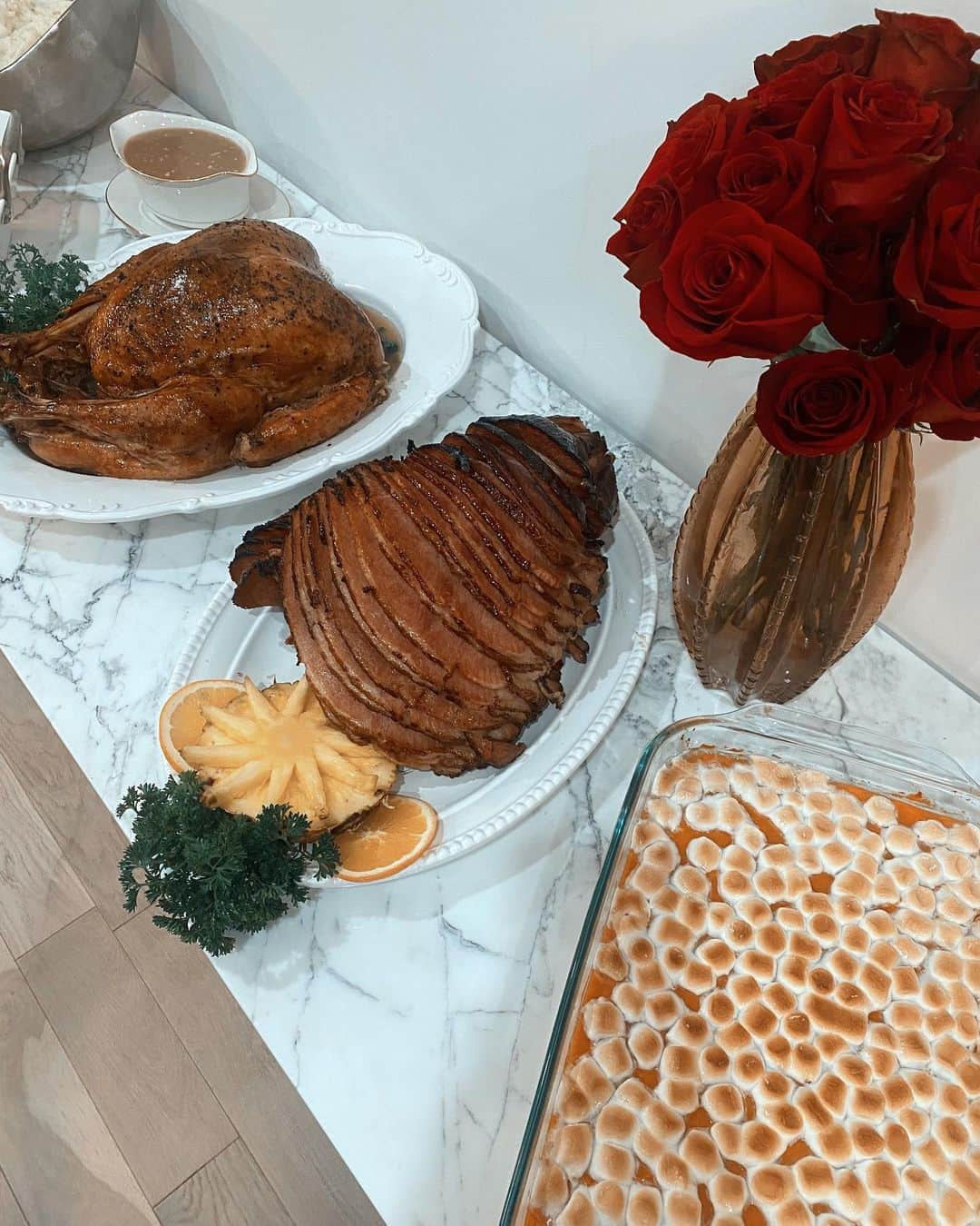 Camila Coelhoさんのインスタグラム写真 - (Camila CoelhoInstagram)「Happy Thanksgiving my loves🧡 So grateful for the yummy dinner, but  most importantly to be with family/ loved ones! #thanksgiving  ———— Um dos feriados que mais amo! Dia de Ação de Graças. Grata pelo jantar delicioso e por estar ao lado de pessoas que amo!」11月27日 18時43分 - camilacoelho