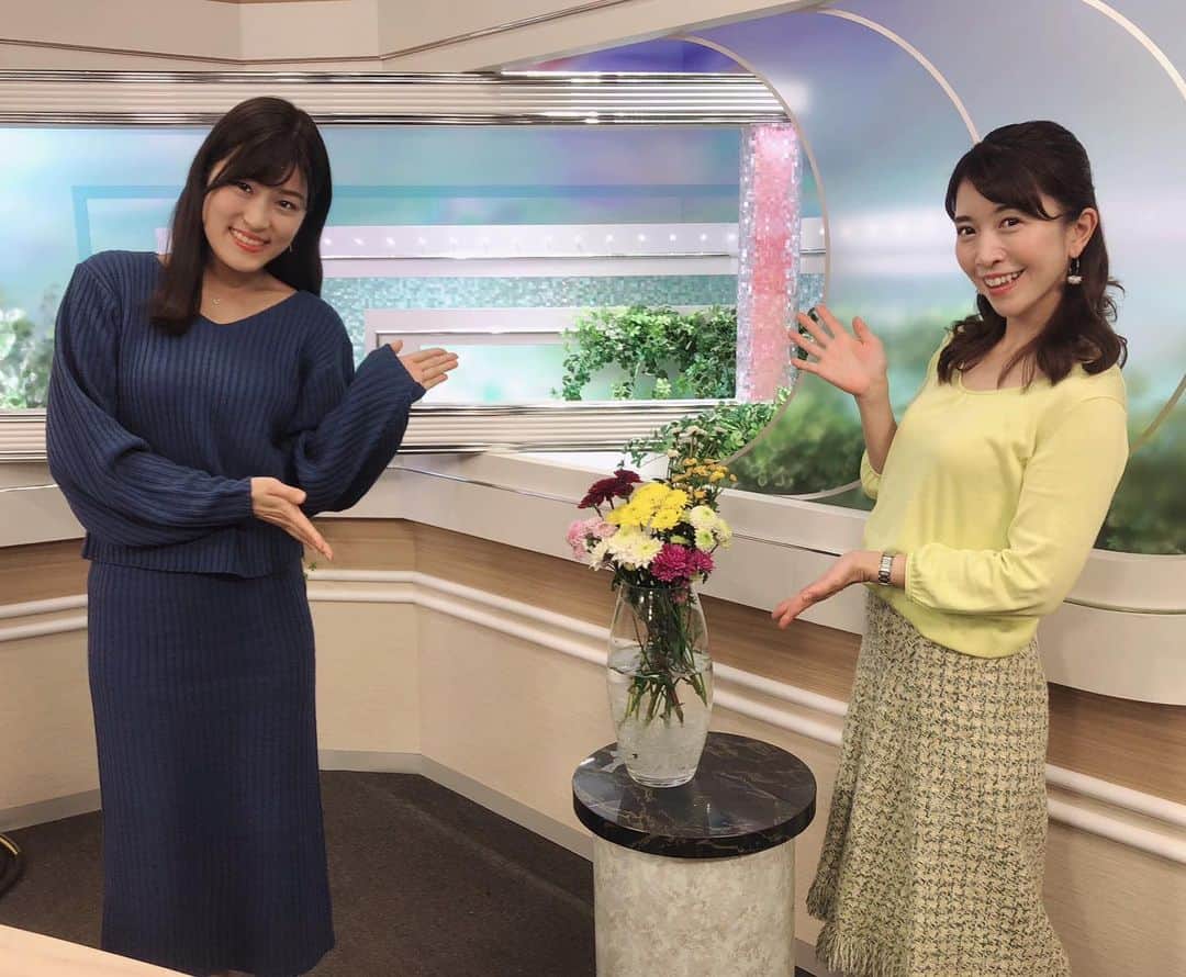 のインスタグラム：「今日は久しぶりに💐 ダブル竹内でお伝えしました😆 ・ 2人ともワントーンコーデ 寒いのでわたしは ニットアップに❄️ 風邪をひかないように お気をつけてください☺️ ・ ・ ・ #ワントーンコーデ #ニットアップ #チバテレ #ニュース  #竹内青空 #竹内里奈 #ダブル竹内  #気象予報士 #アナウンサー #女子アナ #女子アナコーデ #フリーアナウンサー」