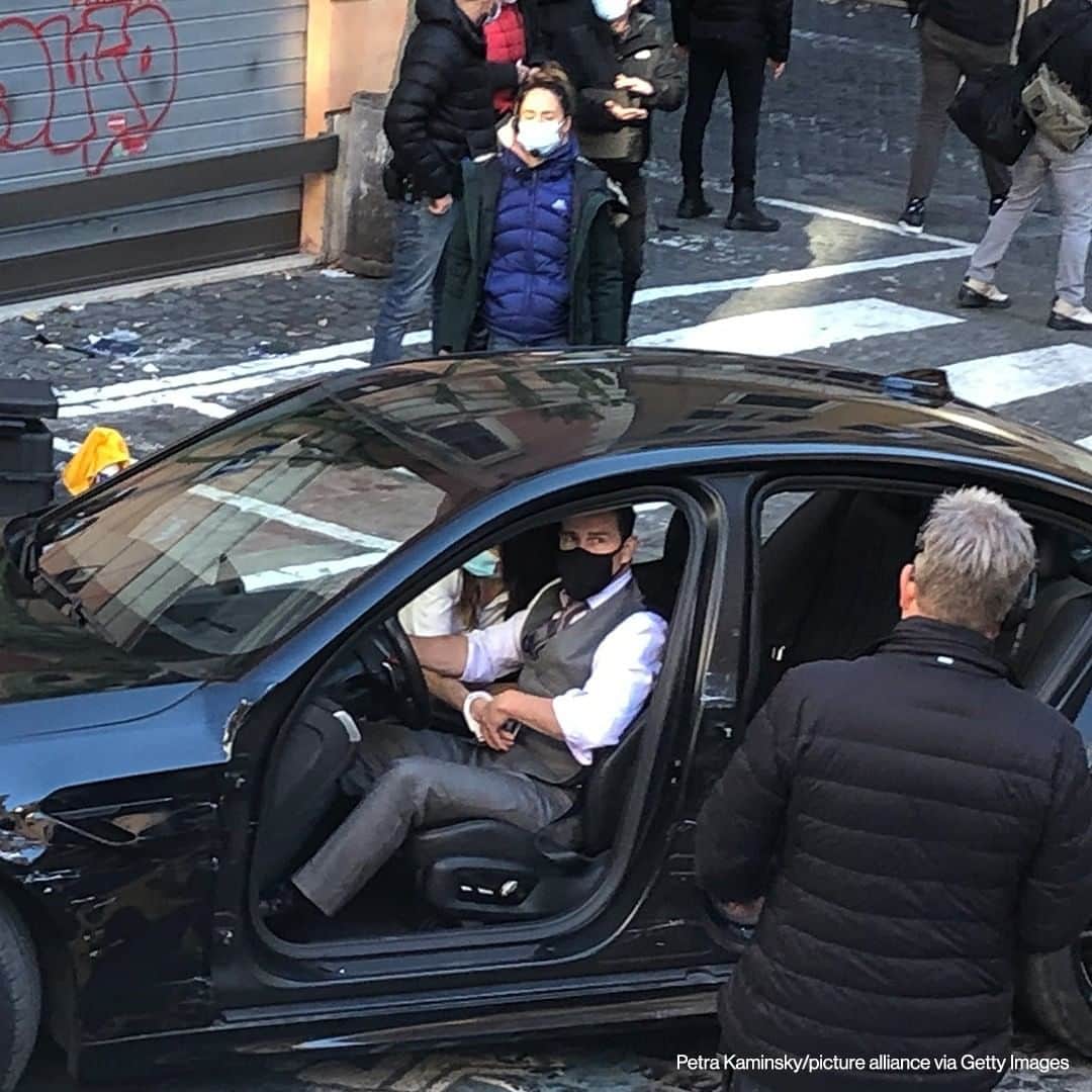 ABC Newsさんのインスタグラム写真 - (ABC NewsInstagram)「Actor Tom Cruise is seen wearing a face covering while shooting a scene for a new "Mission Impossible" film in the narrow inner city streets of the Monti quarter in Rome, Italy. The seventh part of the "Mission: Impossible" picture is to be released in cinemas in 2021. #tomcruise #missionimpossiblemovie」11月27日 19時00分 - abcnews