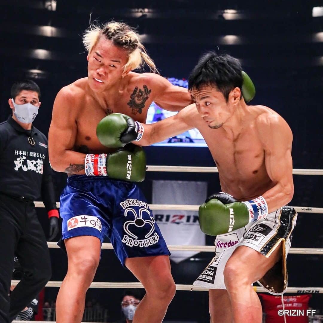 RIZIN FF OFFICIALさんのインスタグラム写真 - (RIZIN FF OFFICIALInstagram)「Yogibo presents RIZIN.25 -PLAYBACK PHOTOS- [Match.1]  Shohei Asahara defeats Yuma Yamaguchi by TKO (Referee Stoppage) 2:59 of Round 3  #RIZIN #RIZIN25 #Kickboxing #キックボクシング #大阪城ホール #麻原将平 #山口侑馬」11月27日 19時00分 - rizin_pr
