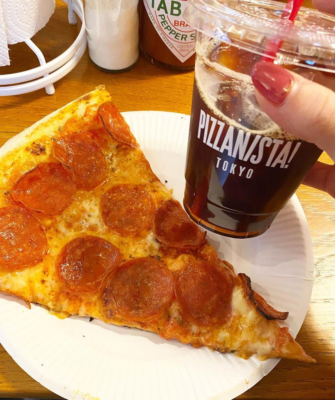 Reikaさんのインスタグラム写真 - (ReikaInstagram)「ここのピザ🍕激うまです❤️❤️ アメリカの本場の味で感激🥺  #リピート決定 #ピザニスタ #pizzanistatokyo」11月27日 18時59分 - reikamarianna