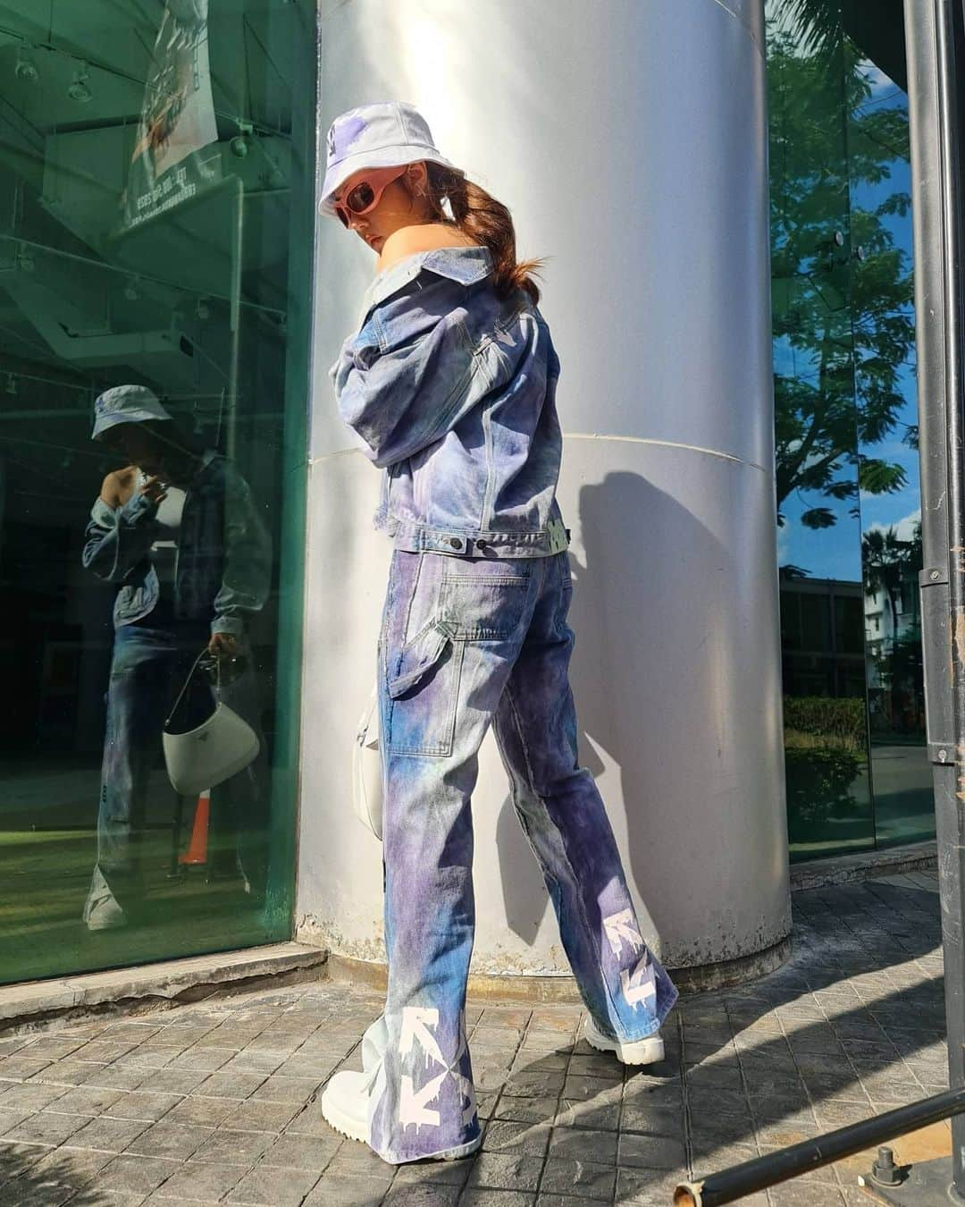 Araya Alberta Hargateさんのインスタグラム写真 - (Araya Alberta HargateInstagram)「Off-White™ WATERCOLOR collection. @off___white___bangkok #offwhitebangkok」11月27日 19時01分 - chomismaterialgirl